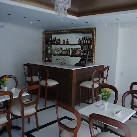 Metropolis Hotel 3*